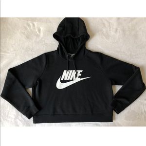 New nike cropped hoodie